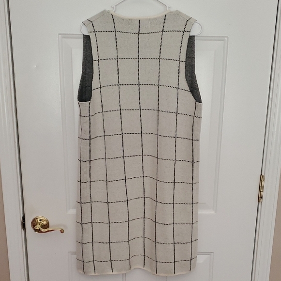 Rain Women's Gray and Cream Plaid Long  Vest - Picture 8 of 8